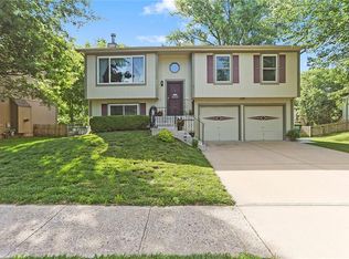 521 N Cedar St, Gardner, KS 66030