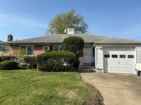 2094 Renfrew Avenue, Elmont, NY 11003