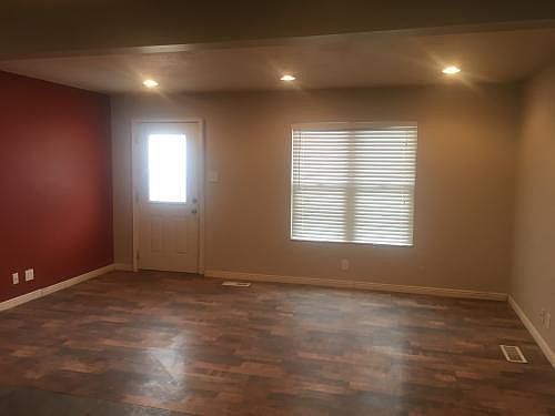 4th image of 335 E Vidas Ave