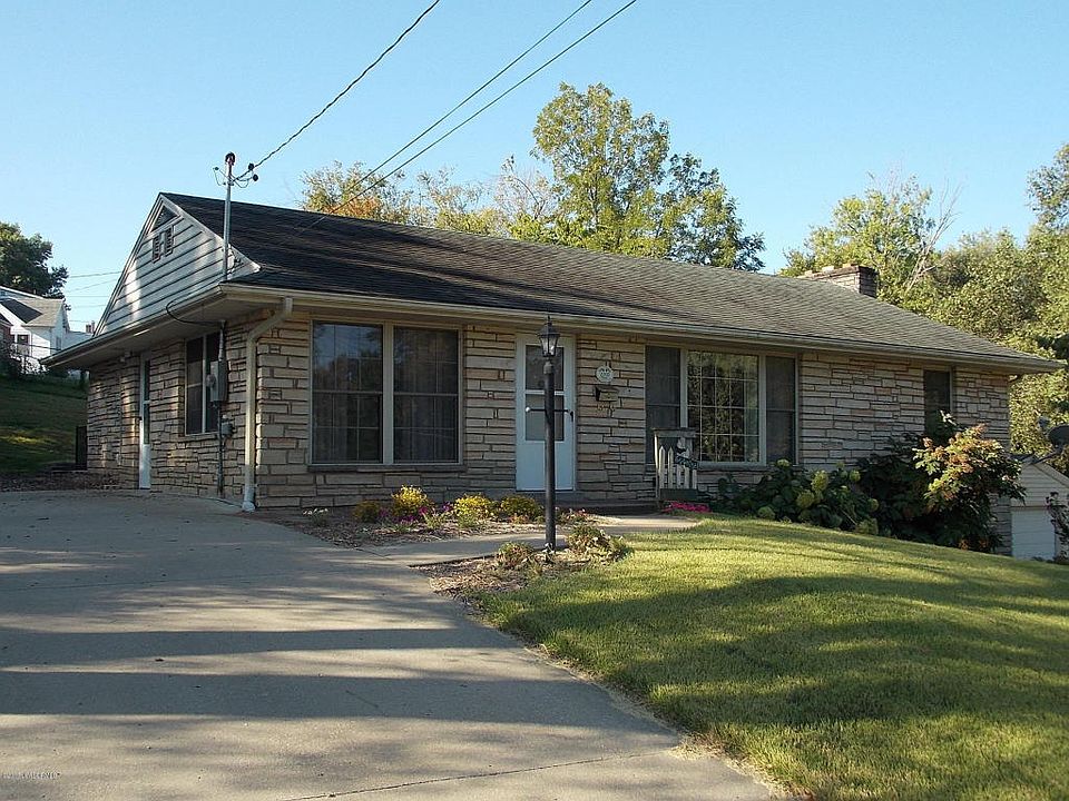 1st image of 2305 Oakview Dr