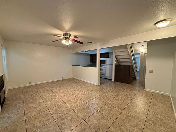 4th image of 284 E El Paso Ave