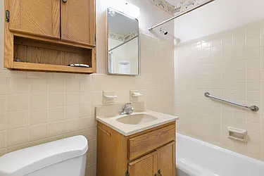 Sold by Thomas Lipovetsky, LREB