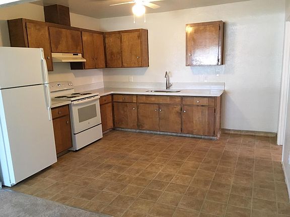3rd image of 1629 Holly Dr APT 20