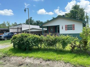 101 Dana Dr, Highlands, TX 77562