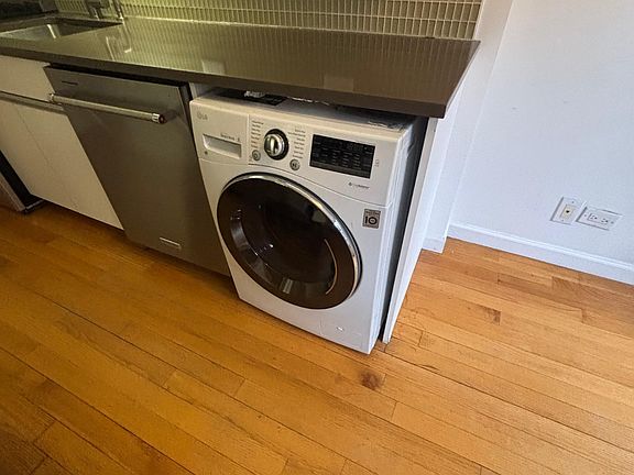 4th image of 100 W 93rd St APT 2C