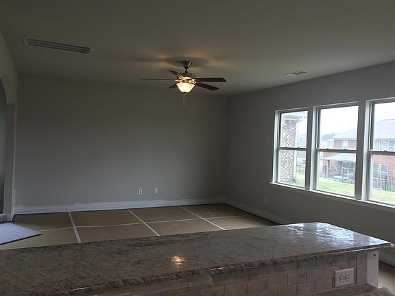 4th image of 214 Preston Ln #172