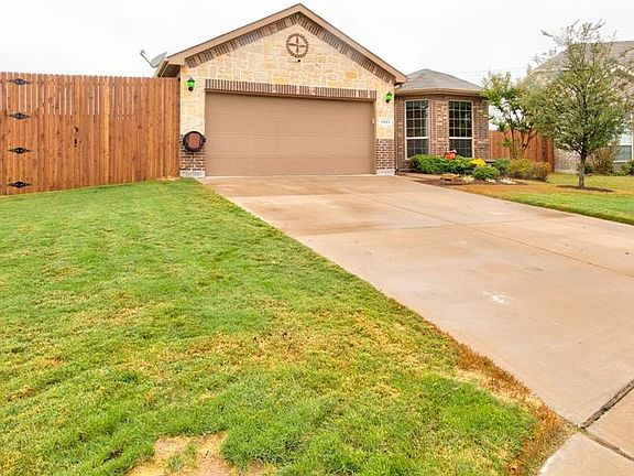 2nd image of 1201 Glen Ct