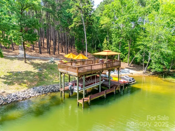 18311 Rosapenny Rd, Charlotte, NC 28278