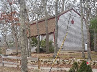 16 Sea Glen Rd, Oak Bluffs, MA 02557