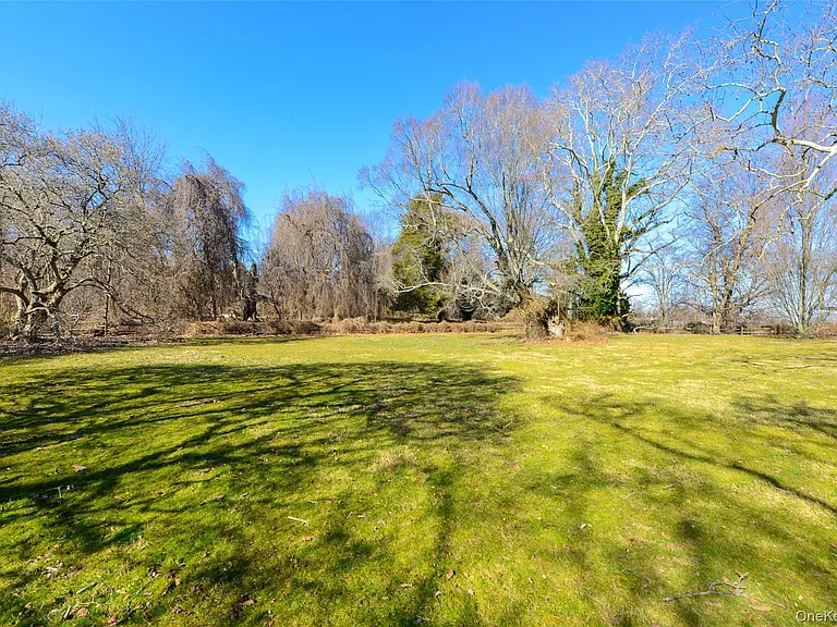 1 Pond Rd — Photo 34
