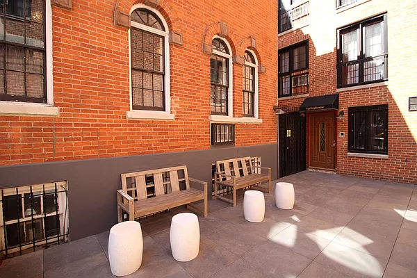 Rented by Bold New York | media 14