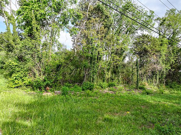 5th image of 1815 Country Club Dr