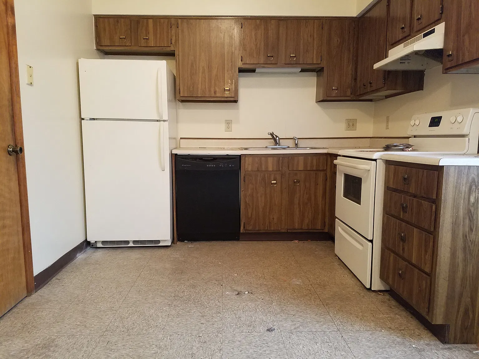 2 bed, 1.5 bath, $1,350 — Photo 2