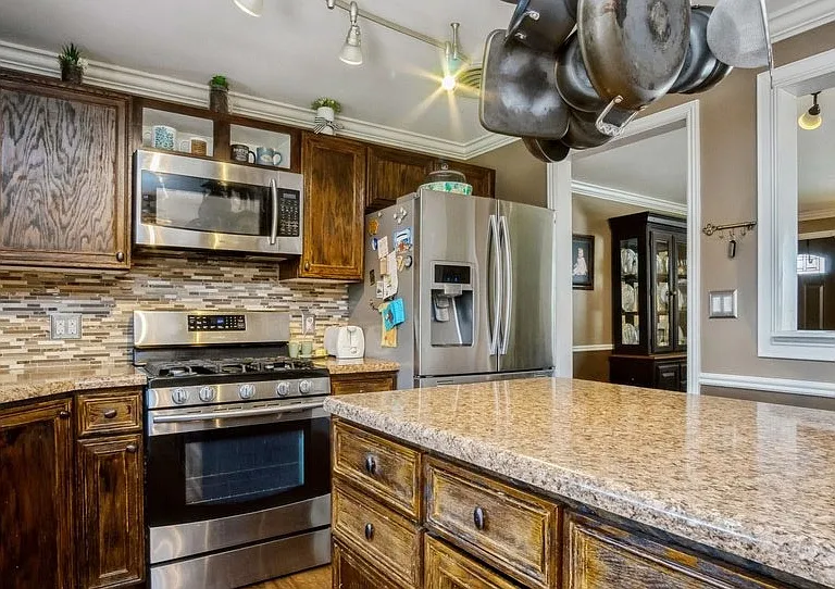 1736 E Tramway Dr — Photo 9