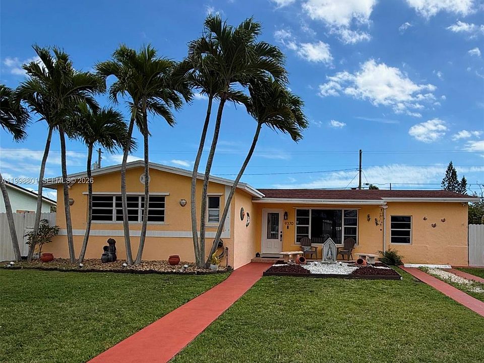 1st image of 9370 Martinique Dr
