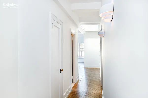 Sold by Sotheby's International Realty | media 6