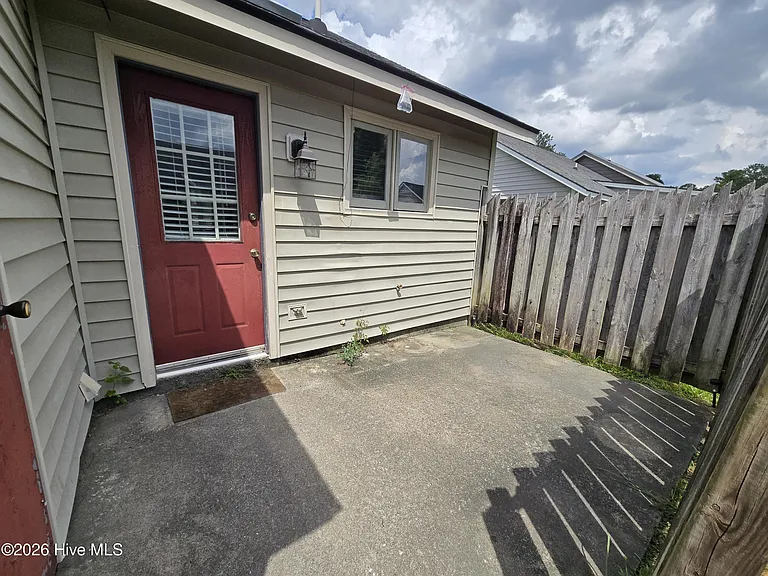 1910 White Hollow Dr — Photo 8