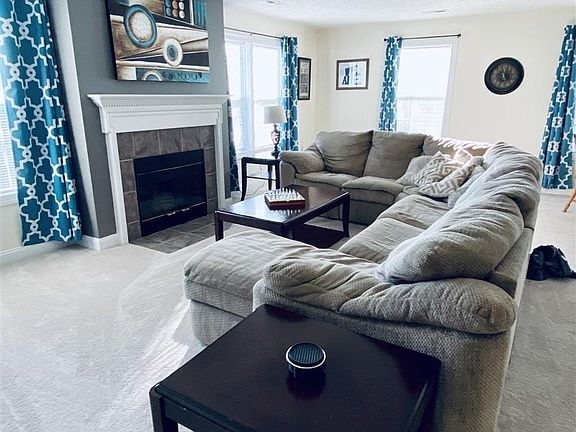 2nd image of 285 Silver Leaf Dr