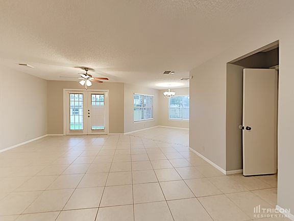 3rd image of 4827 Fern Lk