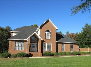 6988 Chapsworth Dr, Trinity, NC 27370