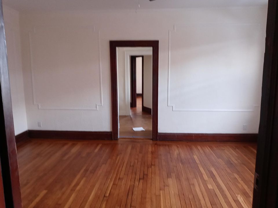 1st image of 101 Ravenhurst Ave
