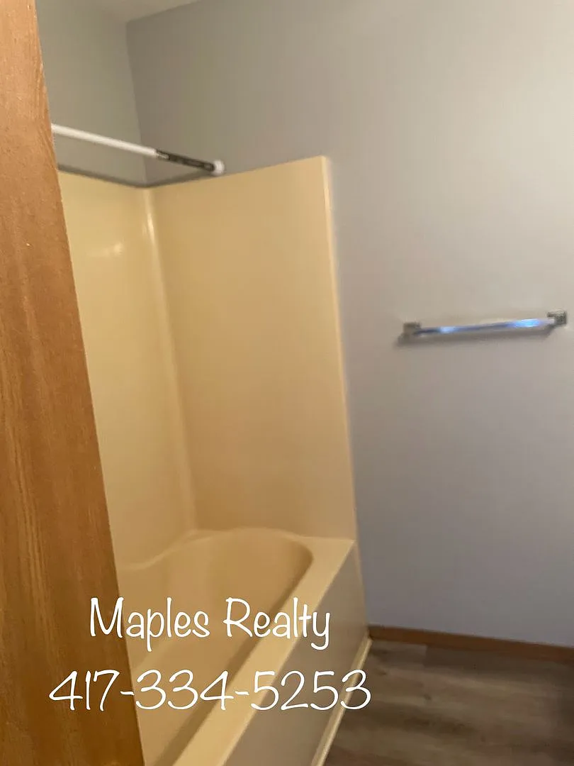 Walk-In King Suite at Fall Creek Resort, Branson MO — Photo 2