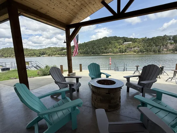 188 S River Front Dr, Clifton, TN 38425