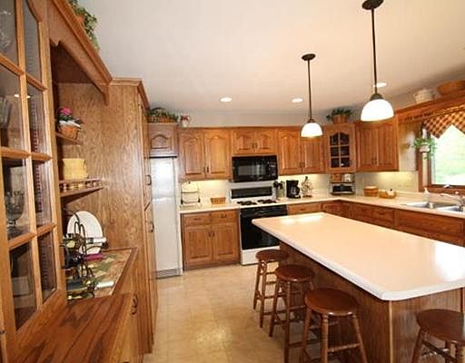 4th image of 817 Tanglewood Dr