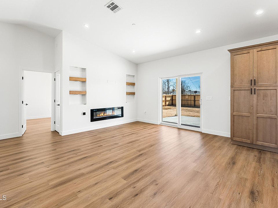 10th image of 21860 Bancroft Dr