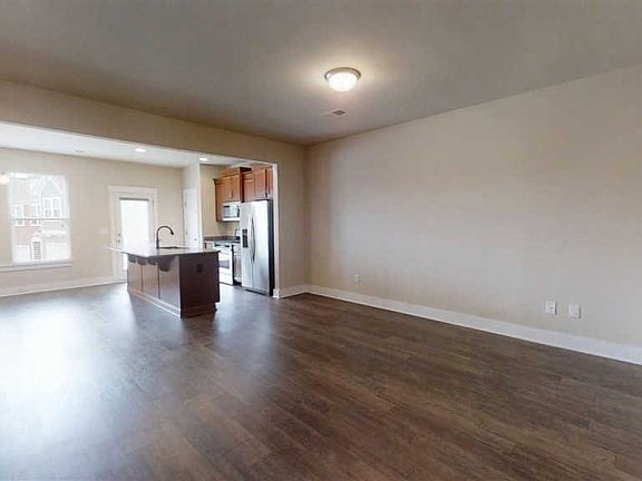 3rd image of 421 Pangel Ln