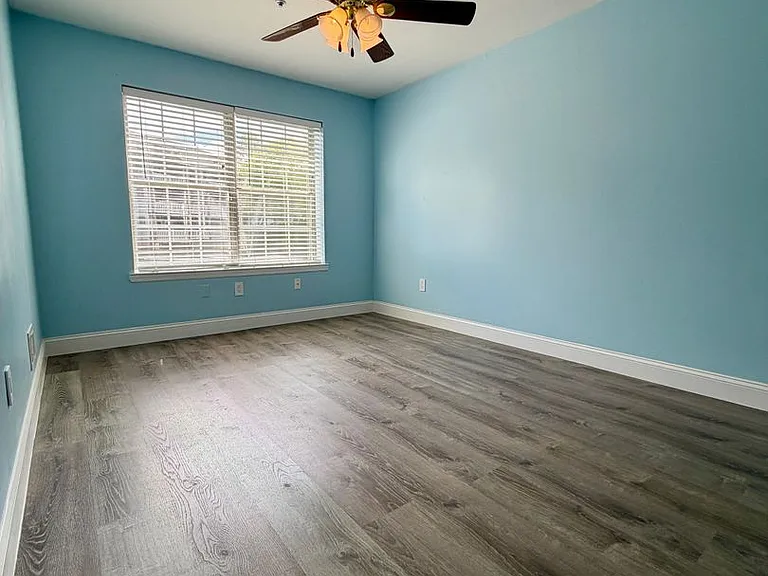 401 Waters Edge Dr — Photo 17