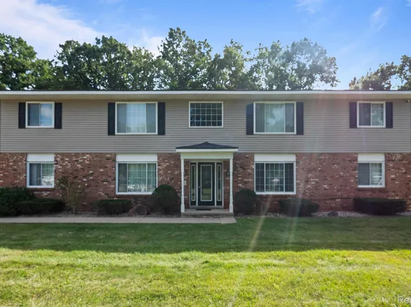 96 Village Ct, Ortonville, MI 48462