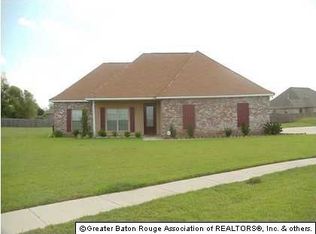 6735 River Run Ct, Addis, LA 70710