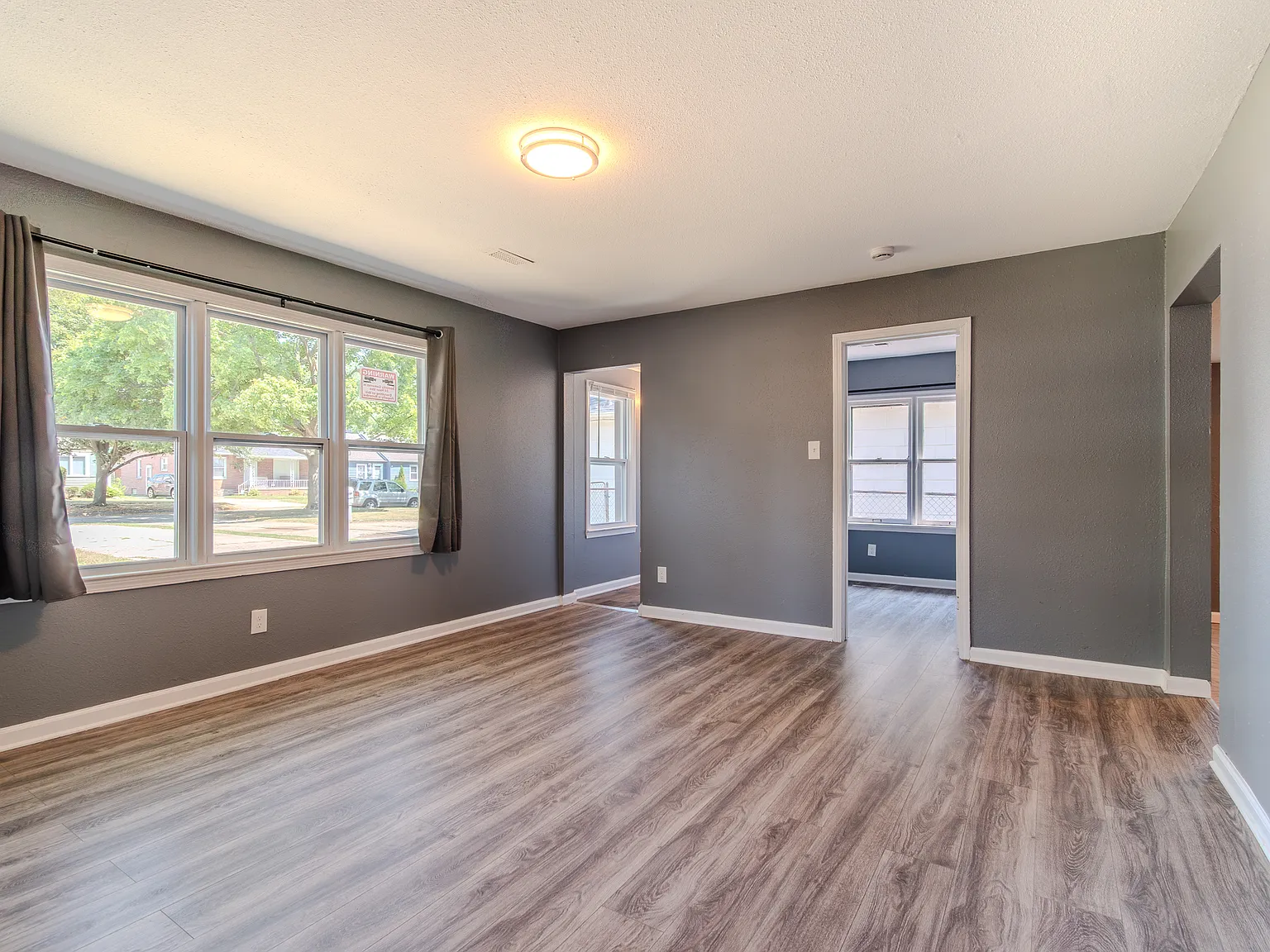 3 bed, 1120 sqft, $1,500 — Photo 2