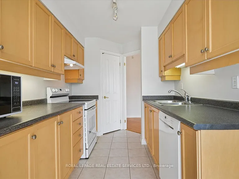 60 Old Mill Rd #602 — Photo 9