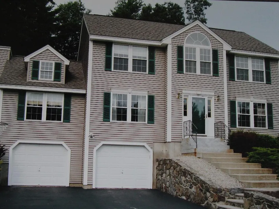 12 Cambridge Dr