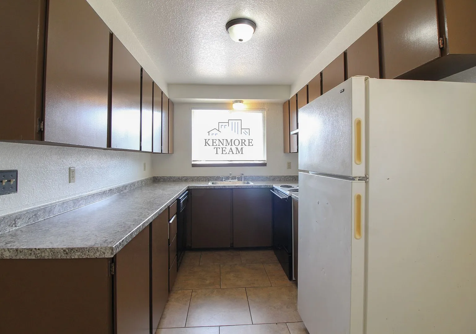 1508 W 14TH AVE — Photo 2