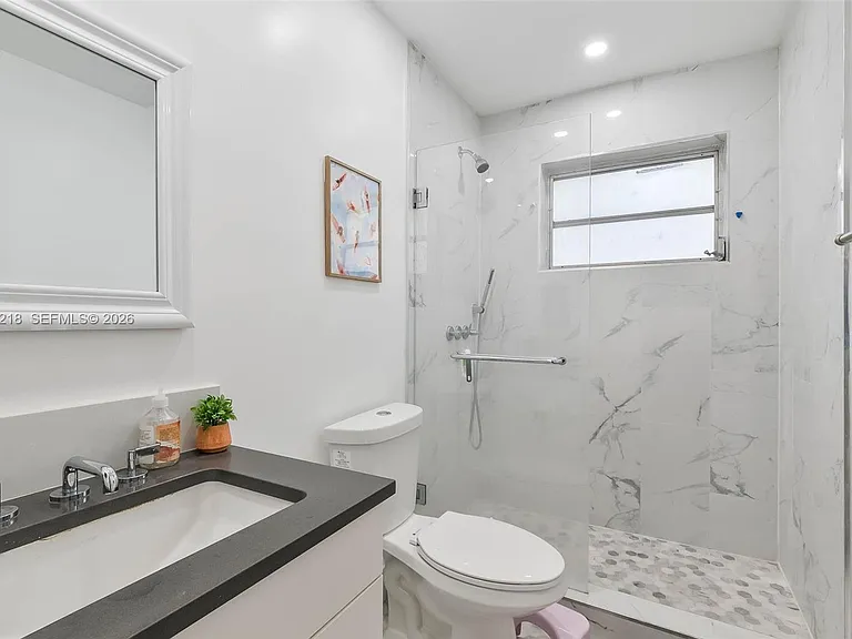 970 Benevento Ave #970 — Photo 14