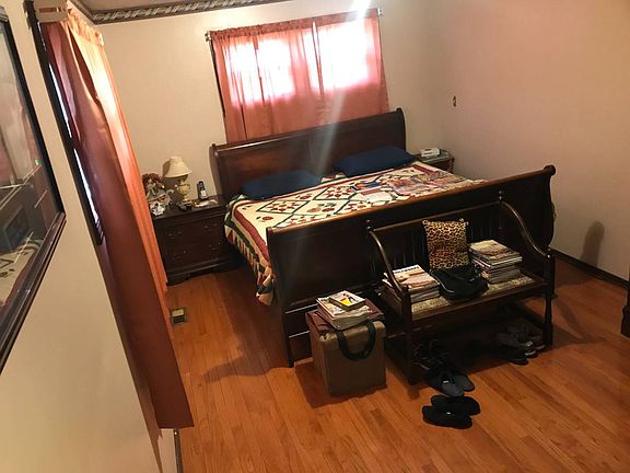 5th image of 5703 Elaine Dr