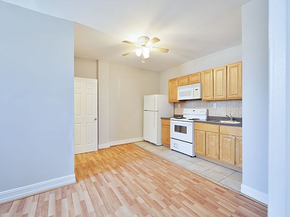 3rd image of 1526 W Grange Ave #1F