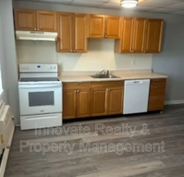 29 E Logan Ave #11 — Photo 3