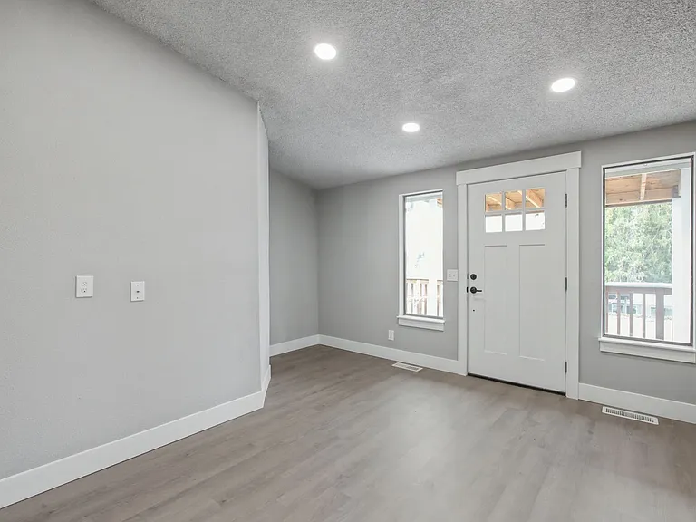 322 S Birch St — Photo 16