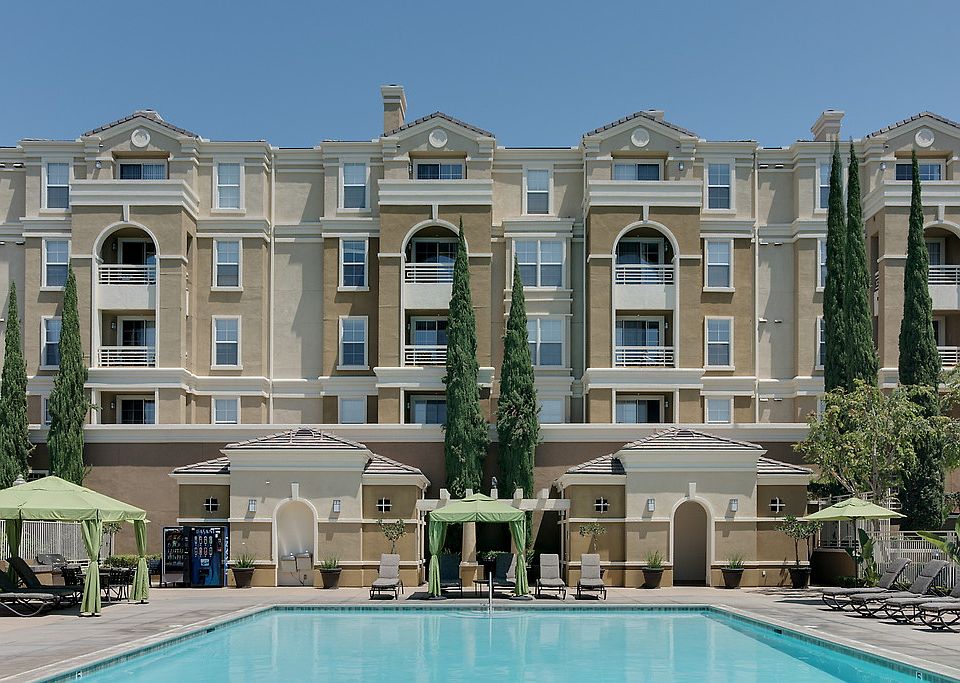 Pinnacle at MacArthur Place