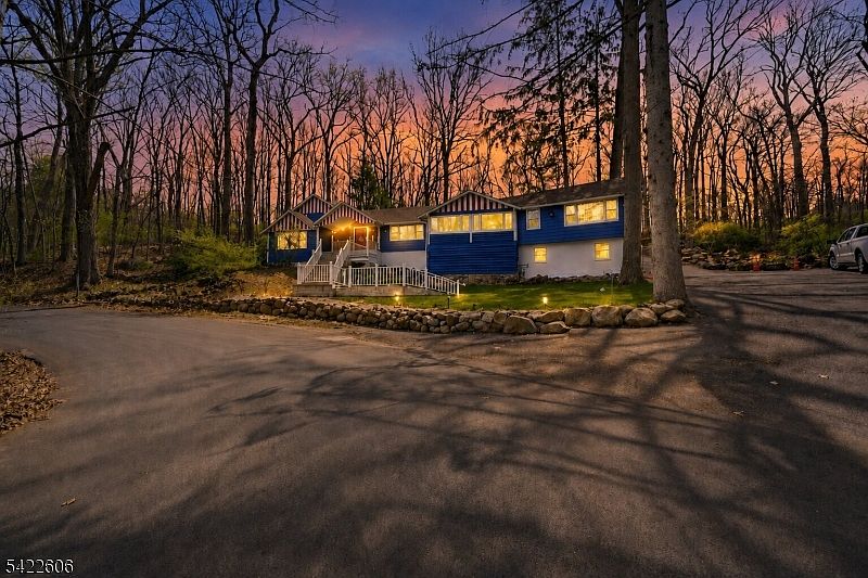 1st image of 399 Springbrook Trl