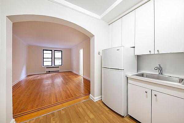 1st image of 95 Lexington Ave APT 1M