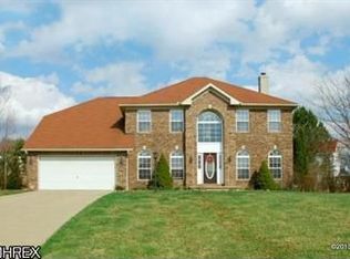 471 Fox Hollow Dr, Akron, OH 44321