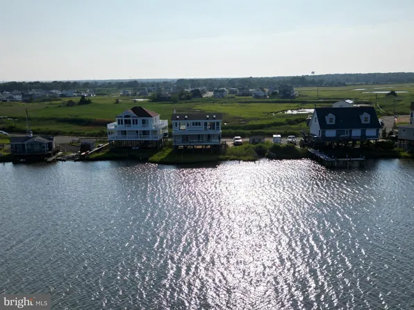 1425 E Mallard Dr, Manahawkin, NJ 08050