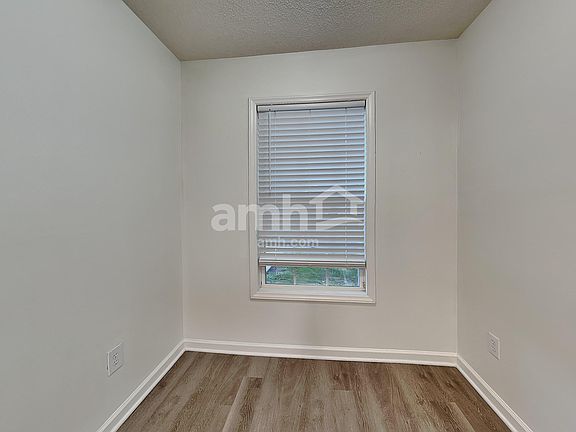 5th image of 155 Bristol View Cir