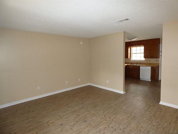 3rd image of 4910 Yacht Harbor Cir