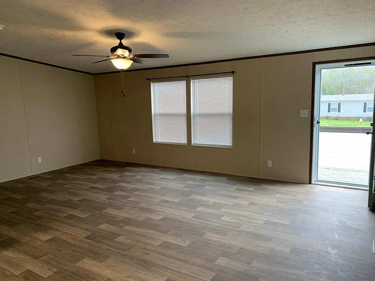 306 Lakanwood Ln — Photo 7
